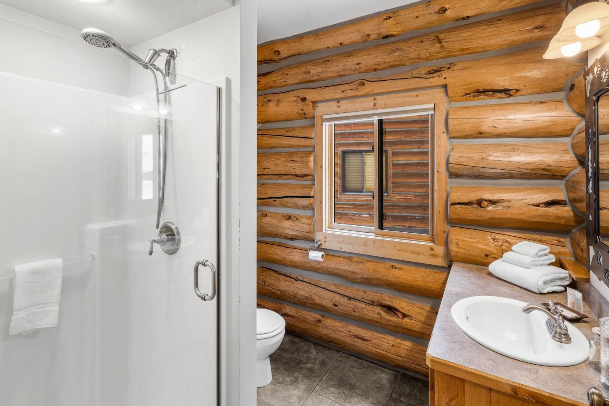 King'S Cabin West Yellowstone Exterior photo